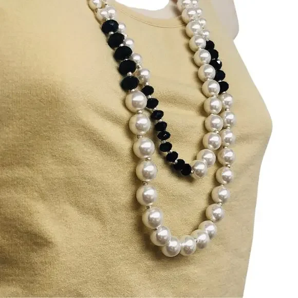 Vintage Black White Faux Pearl Long Necklace Effortless Chic Style Retro Vibe - Picture 10 of 16